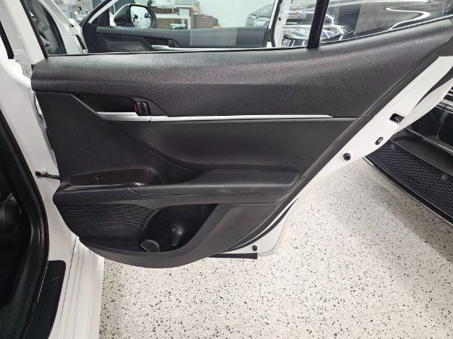 Toyota Camry Hybrid SE Nightshade CVT (Natl) 2023