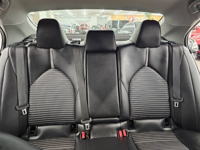 Toyota Camry Hybrid SE Nightshade CVT (Natl) 2023