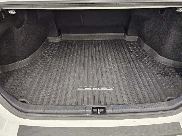 Toyota Camry Hybrid SE Nightshade CVT (Natl) 2023