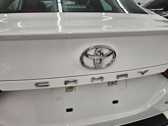 Toyota Camry Hybrid SE Nightshade CVT (Natl) 2023