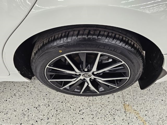 Toyota Camry Hybrid SE Nightshade CVT (Natl) 2023