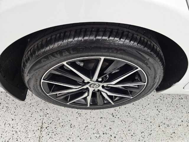 Toyota Camry Hybrid SE Nightshade CVT (Natl) 2023