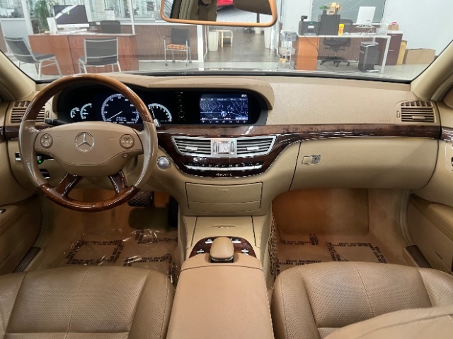 Mercedes-Benz S-Class 4dr Sdn 5.5L V8 4MATIC 2009