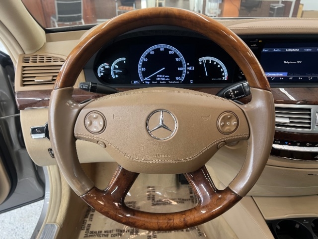 Mercedes-Benz S-Class 4dr Sdn 5.5L V8 4MATIC 2009