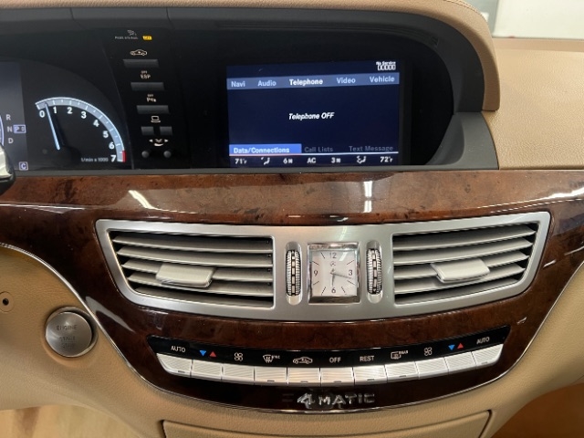 Mercedes-Benz S-Class 4dr Sdn 5.5L V8 4MATIC 2009