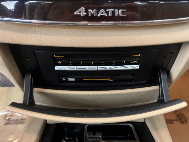 Mercedes-Benz S-Class 4dr Sdn 5.5L V8 4MATIC 2009