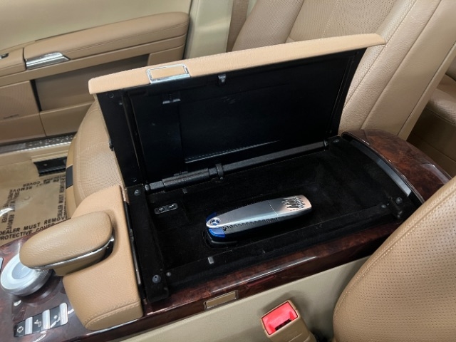 Mercedes-Benz S-Class 4dr Sdn 5.5L V8 4MATIC 2009