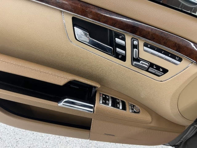 Mercedes-Benz S-Class 4dr Sdn 5.5L V8 4MATIC 2009