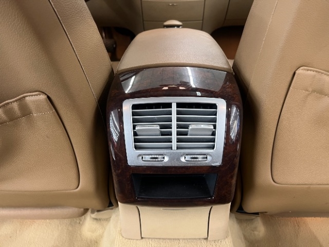 Mercedes-Benz S-Class 4dr Sdn 5.5L V8 4MATIC 2009