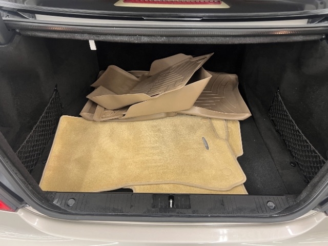 Mercedes-Benz S-Class 4dr Sdn 5.5L V8 4MATIC 2009