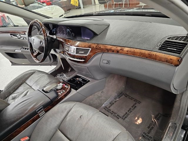 Mercedes-Benz S-Class 4dr Sdn 5.5L V8 RWD 2007