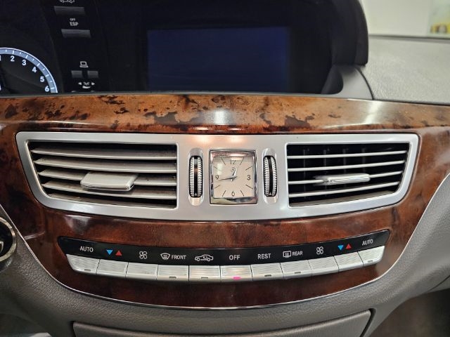 Mercedes-Benz S-Class 4dr Sdn 5.5L V8 RWD 2007