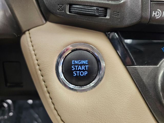 Toyota RAV4 AWD 4dr Limited (Natl) 2014