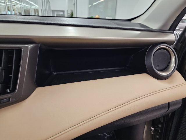 Toyota RAV4 AWD 4dr Limited (Natl) 2014