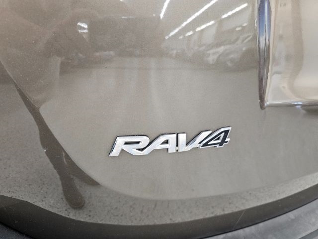 Toyota RAV4 AWD 4dr Limited (Natl) 2014