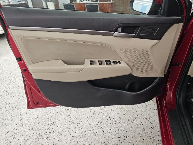 Hyundai Elantra Value Edition 2.0L Auto (Ulsan) 2017