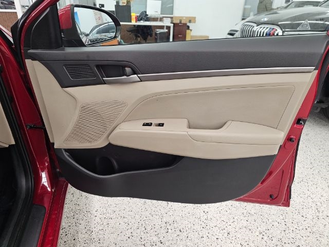 Hyundai Elantra Value Edition 2.0L Auto (Ulsan) 2017