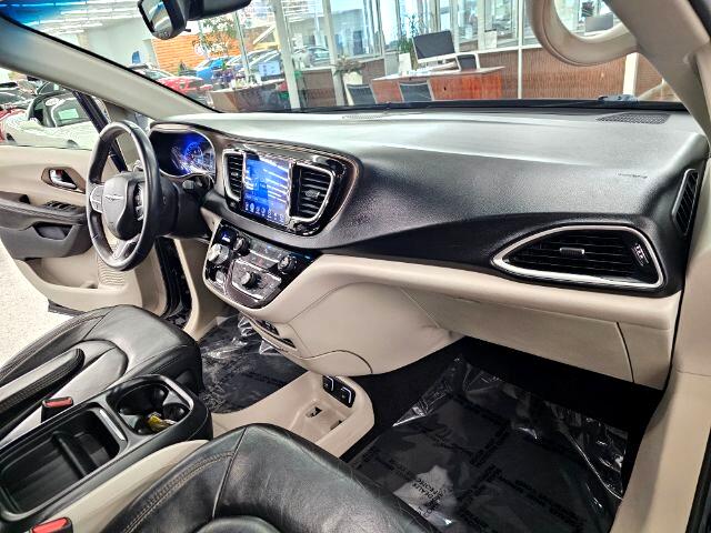 Chrysler Pacifica Touring-L FWD 2017