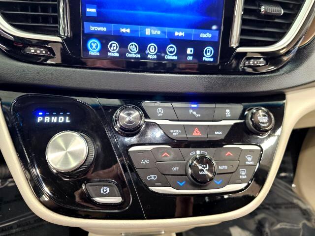 Chrysler Pacifica Touring-L FWD 2017