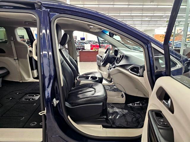 Chrysler Pacifica Touring-L FWD 2017