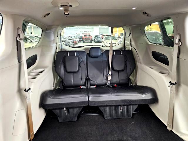 Chrysler Pacifica Touring-L FWD 2017