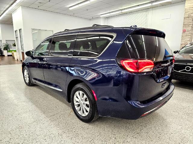 Chrysler Pacifica Touring-L FWD 2017