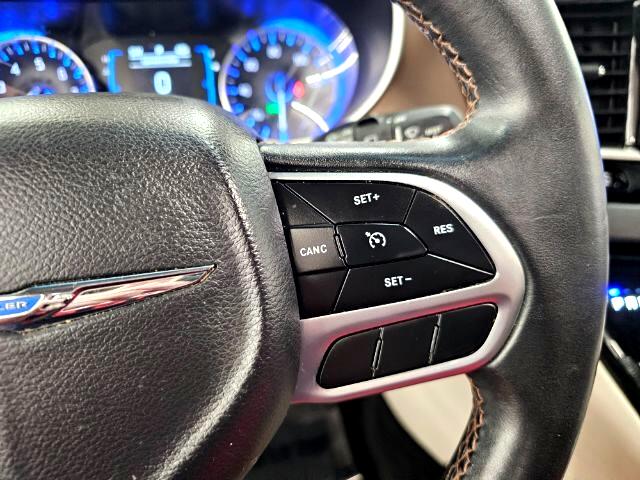 Chrysler Pacifica Touring-L FWD 2017