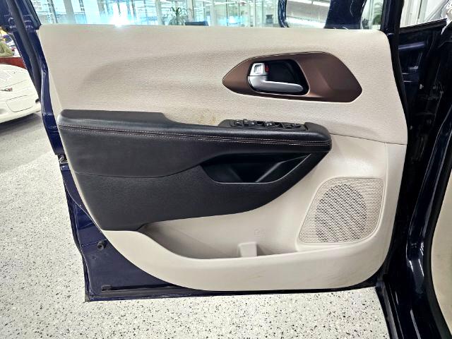 Chrysler Pacifica Touring-L FWD 2017