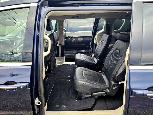 Chrysler Pacifica Touring-L FWD 2017