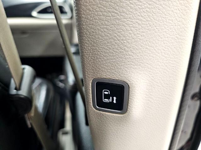 Chrysler Pacifica Touring-L FWD 2017