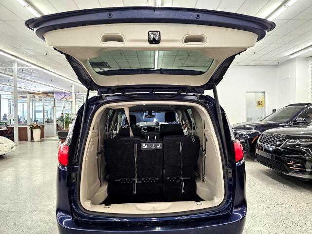 Chrysler Pacifica Touring-L FWD 2017