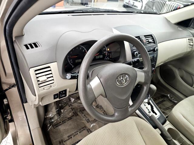 Toyota Corolla 4dr Sdn Man (Natl) 2010