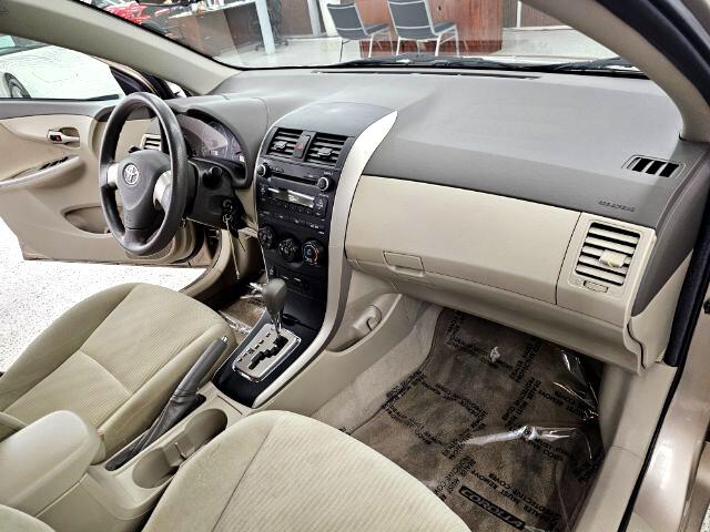 Toyota Corolla 4dr Sdn Man (Natl) 2010