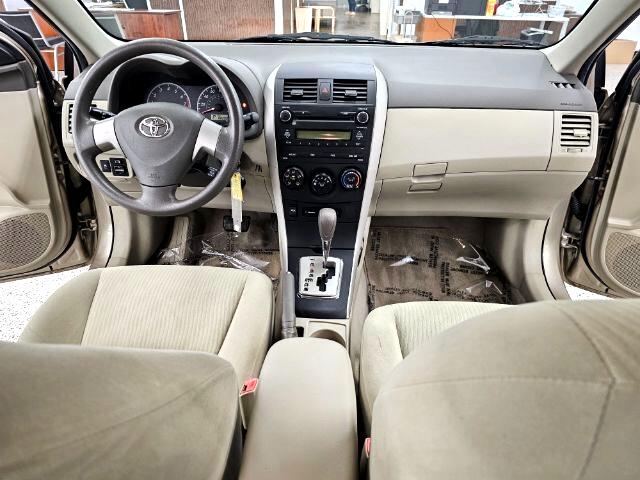 Toyota Corolla 4dr Sdn Man (Natl) 2010