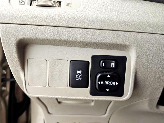 Toyota Corolla 4dr Sdn Man (Natl) 2010