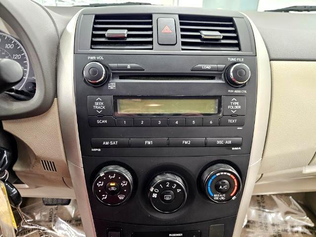 Toyota Corolla 4dr Sdn Man (Natl) 2010