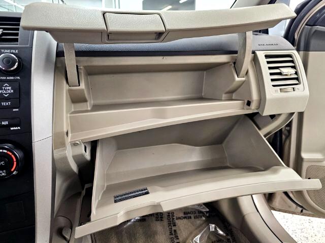 Toyota Corolla 4dr Sdn Man (Natl) 2010