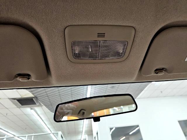 Toyota Corolla 4dr Sdn Man (Natl) 2010