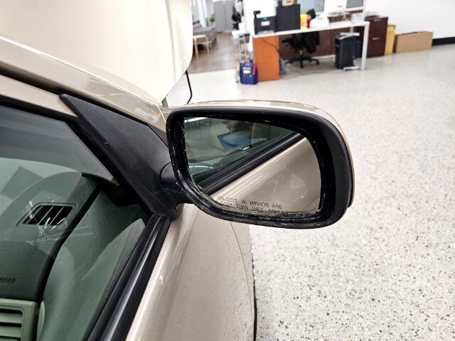 Toyota Corolla 4dr Sdn Man (Natl) 2010