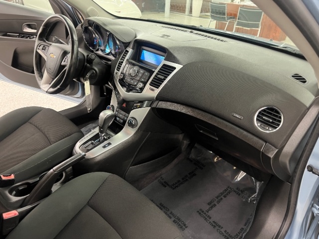Chevrolet Cruze 4dr Sdn LT w/1LT 2011