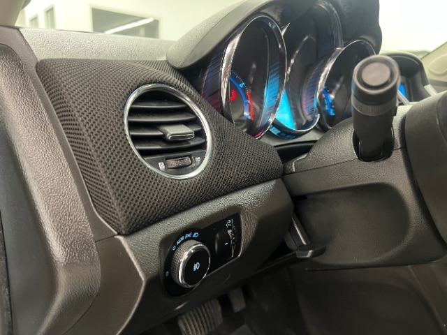 Chevrolet Cruze 4dr Sdn LT w/1LT 2011