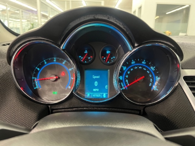 Chevrolet Cruze 4dr Sdn LT w/1LT 2011