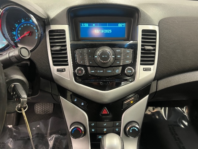 Chevrolet Cruze 4dr Sdn LT w/1LT 2011