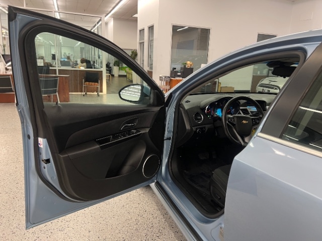 Chevrolet Cruze 4dr Sdn LT w/1LT 2011