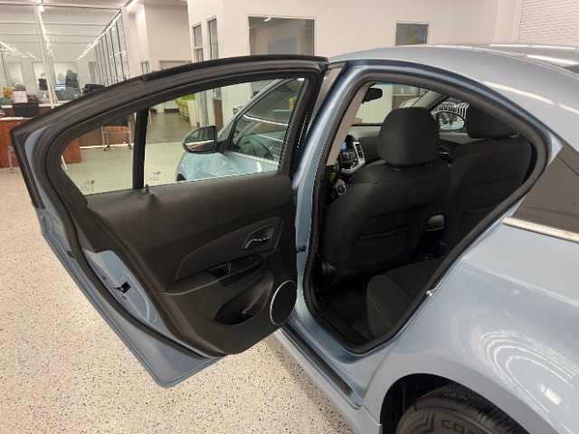 Chevrolet Cruze 4dr Sdn LT w/1LT 2011