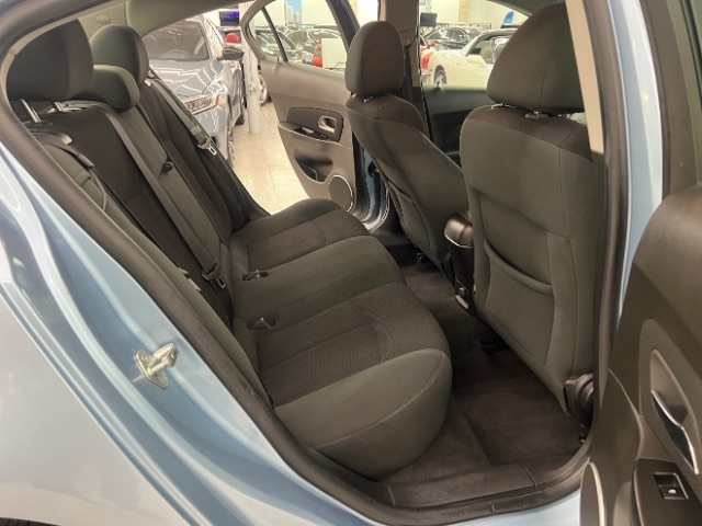 Chevrolet Cruze 4dr Sdn LT w/1LT 2011