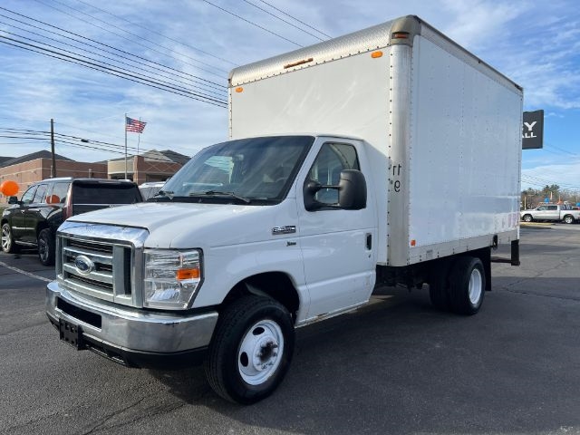 Ford E-Series Cutaway E-350 DRW 138" WB 2017