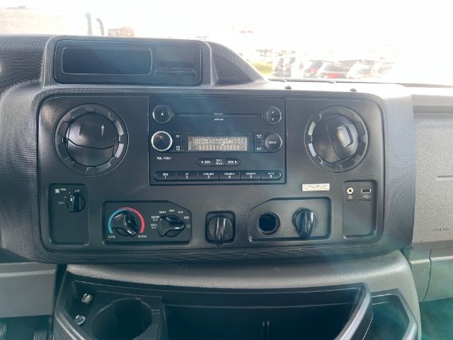 Ford E-Series Cutaway E-350 DRW 138" WB 2017