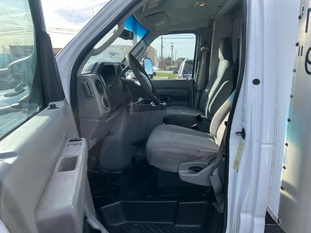 Ford E-Series Cutaway E-350 DRW 138" WB 2017