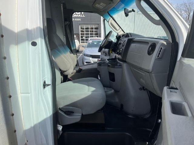 Ford E-Series Cutaway E-350 DRW 138" WB 2017